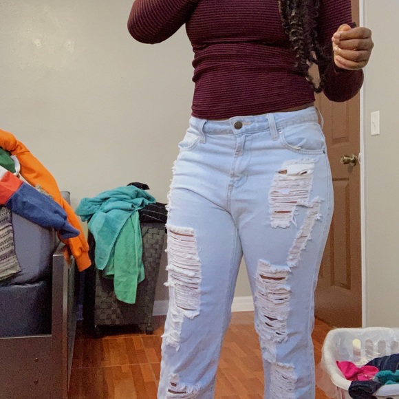 Light Distressed Boyfriend Jeans - Picture 3 of 6